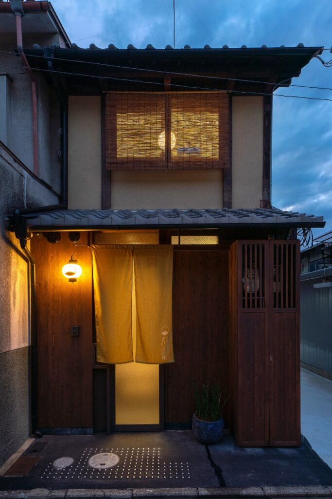 東寺あけぼの庵　〈一棟貸し町家〉