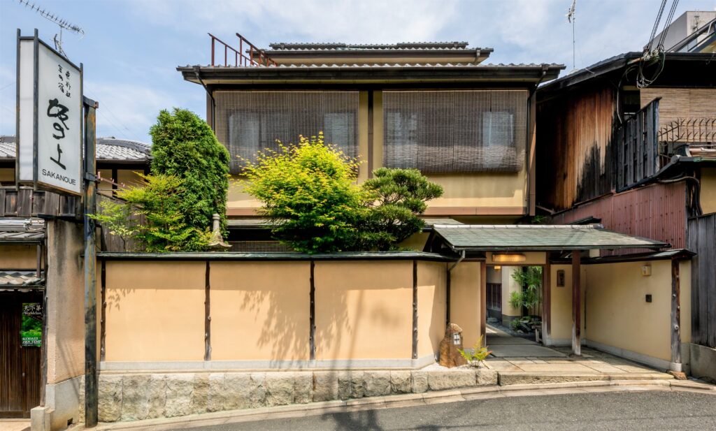 京の宿　坂の上