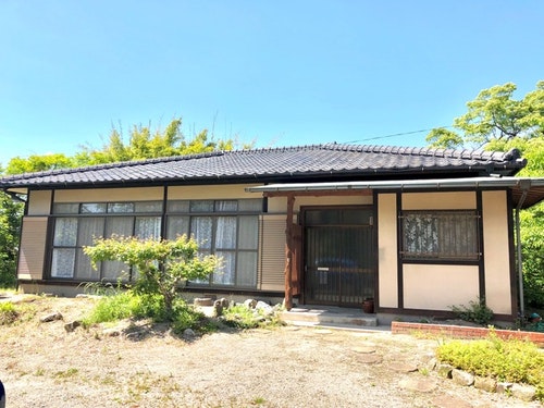 牛津小城堡　公園が隣接ブランコや滑り台あり。大人数もお得。　＾