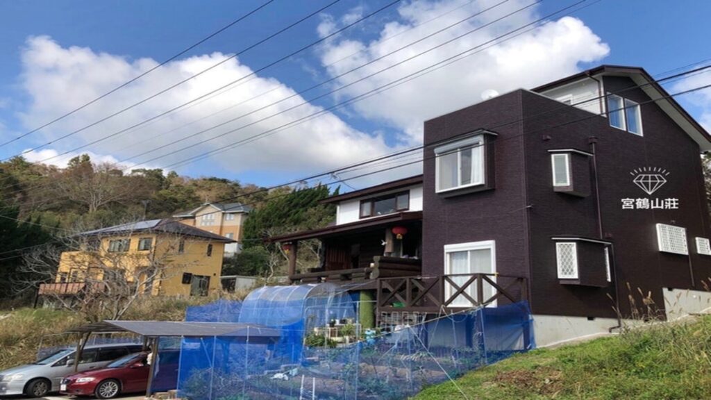 山に囲まれ太平洋を眺められる原木ログハウス　檜露天風呂付　有機野菜や果物を栽培／民泊