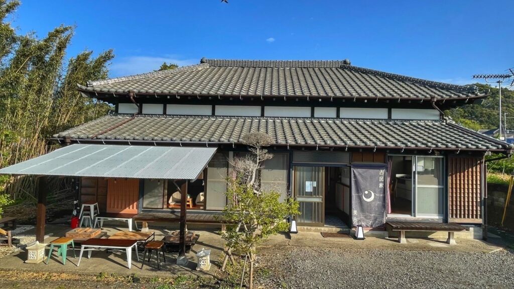 Ｏｌｄ　ｆｏｌｋ　ｈｏｕｓｅ　Ｃｈｕｒａ　Ｋａｍｏｇａｗａ／民泊
