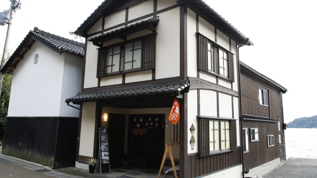 伊根の舟屋　雅