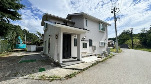 改装済み最大９名まで快適空間！プロジェクター付き１棟貸しの宿【こふみ】／民泊