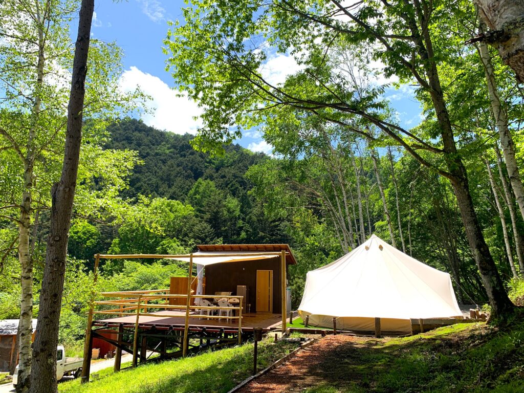 Ｇｌａｍｐｉｎｇ　Ｌａ　Ｆｏｎｔｅ