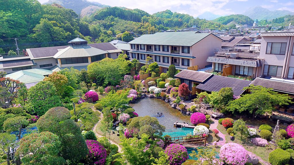 ３００坪を誇る湯殿が自慢　ホテルサンバレー伊豆長岡