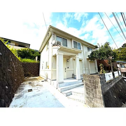 箱根の山々を望む宿『ＳＡＫＵＲＡ　　ＨＯＵＳＥ』まるまる一棟貸し　＾