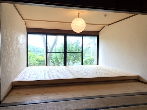 俵屋　－大きな屋根の家－　＾