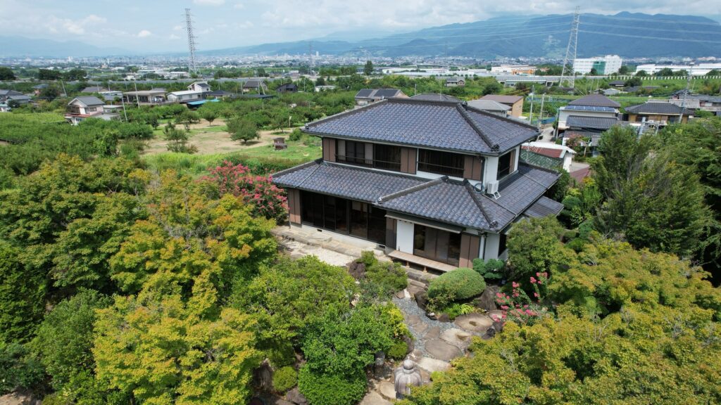 マルサマルシェ　一棟貸し宿【桃源の家】【庭園の家】