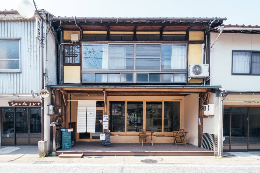 オトナリ