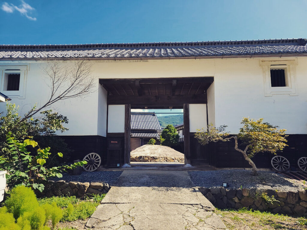 旅館　土と糸