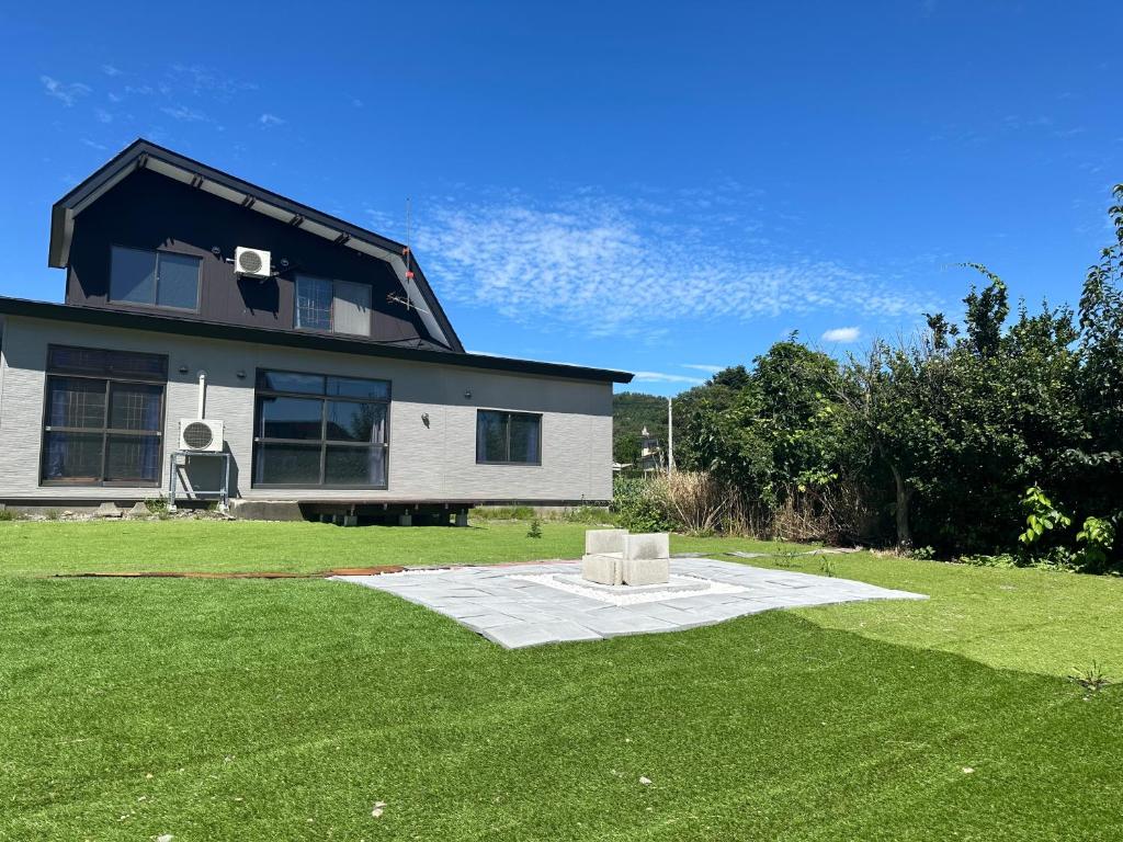 Ｇｒａｙ　ｈｏｕｓｅ　ｔｏｙａ