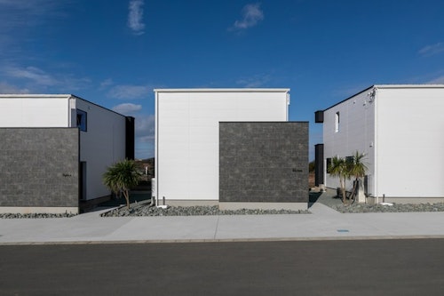 Ｓｅｖｅｎ　Ｓａｕｎａｓ　Ｖｉｌｌａｇｅ　Ｎｏｖａ　＾