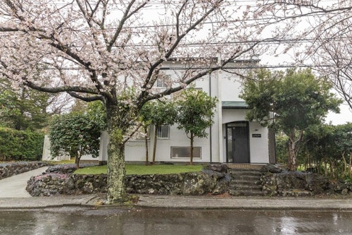 ＡＵＦＵ　ＶＩＬＬＡ　ＪＯＧＡＳＡＫＩ　－空－　＾