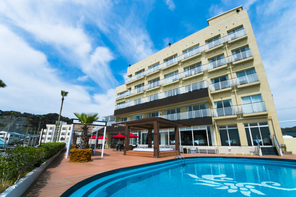 ＴＨＥ　ＯＮＪＵＫＵ　ｔｅｒｒａｃｅ（旧サヤン・テラス　ＨＯＴＥＬ＆ＲＥＳＯＲＴ）